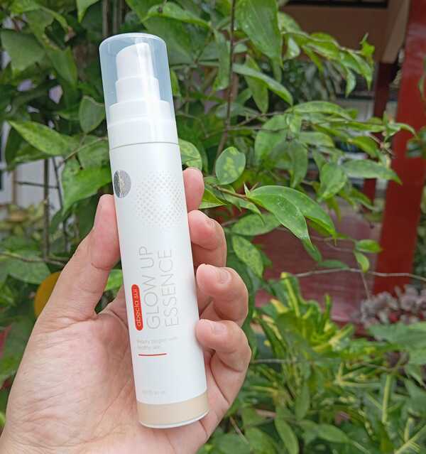 Review Glow Up Essence Toner Abecla Sui